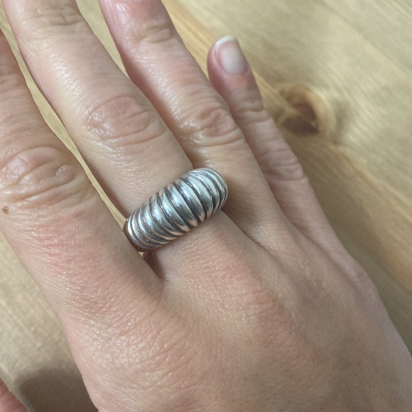 Sterling Silver size 7 ring - Picture 3 of 3